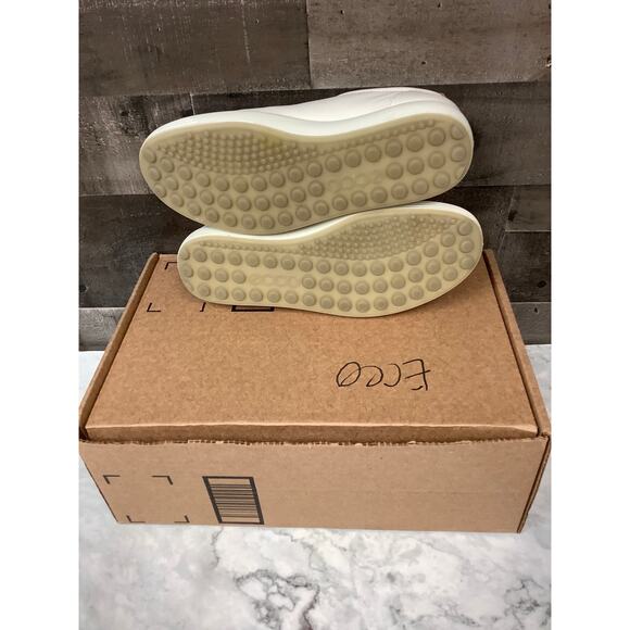 ECCO Women's 6-6.5 White Soft 7 Leather Low Top Sneaker Lace Up Casual LB14-18 - Picture 11 of 11